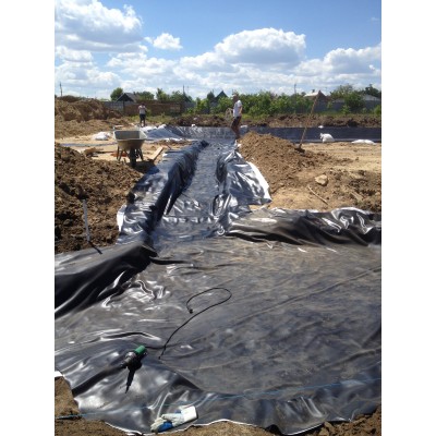 Монтаж плівки ПВХ для ставків і водойм