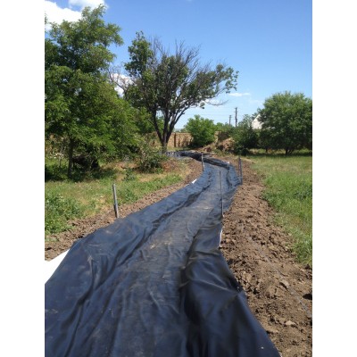 Монтаж плівки ПВХ для ставків і водойм