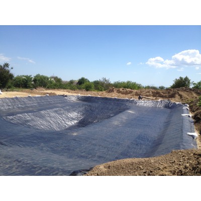 Монтаж плівки ПВХ для ставків і водойм