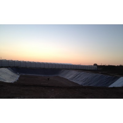 Монтаж плівки ПВХ для ставків і водойм