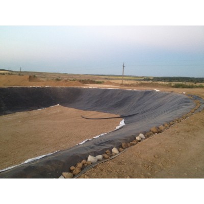 Монтаж плівки ПВХ для ставків і водойм