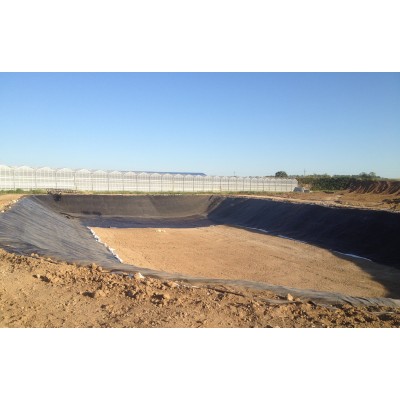 Монтаж плівки ПВХ для ставків і водойм