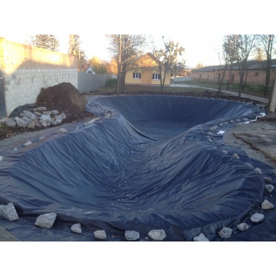 Монтаж плівки ПВХ для ставків і водойм